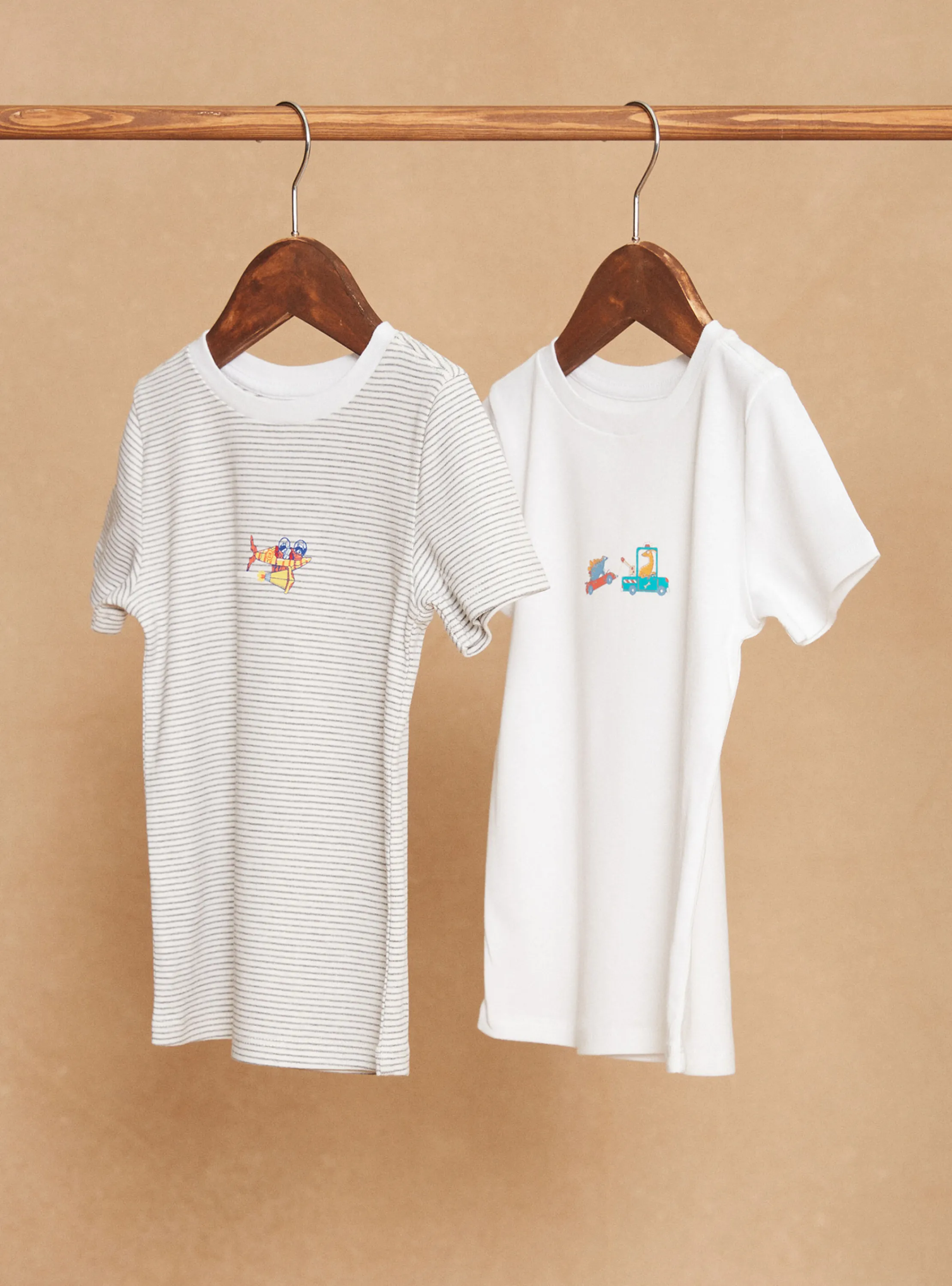 Store Sergent Major 2 ecru T-shirts with spaceship and car prints and stripes